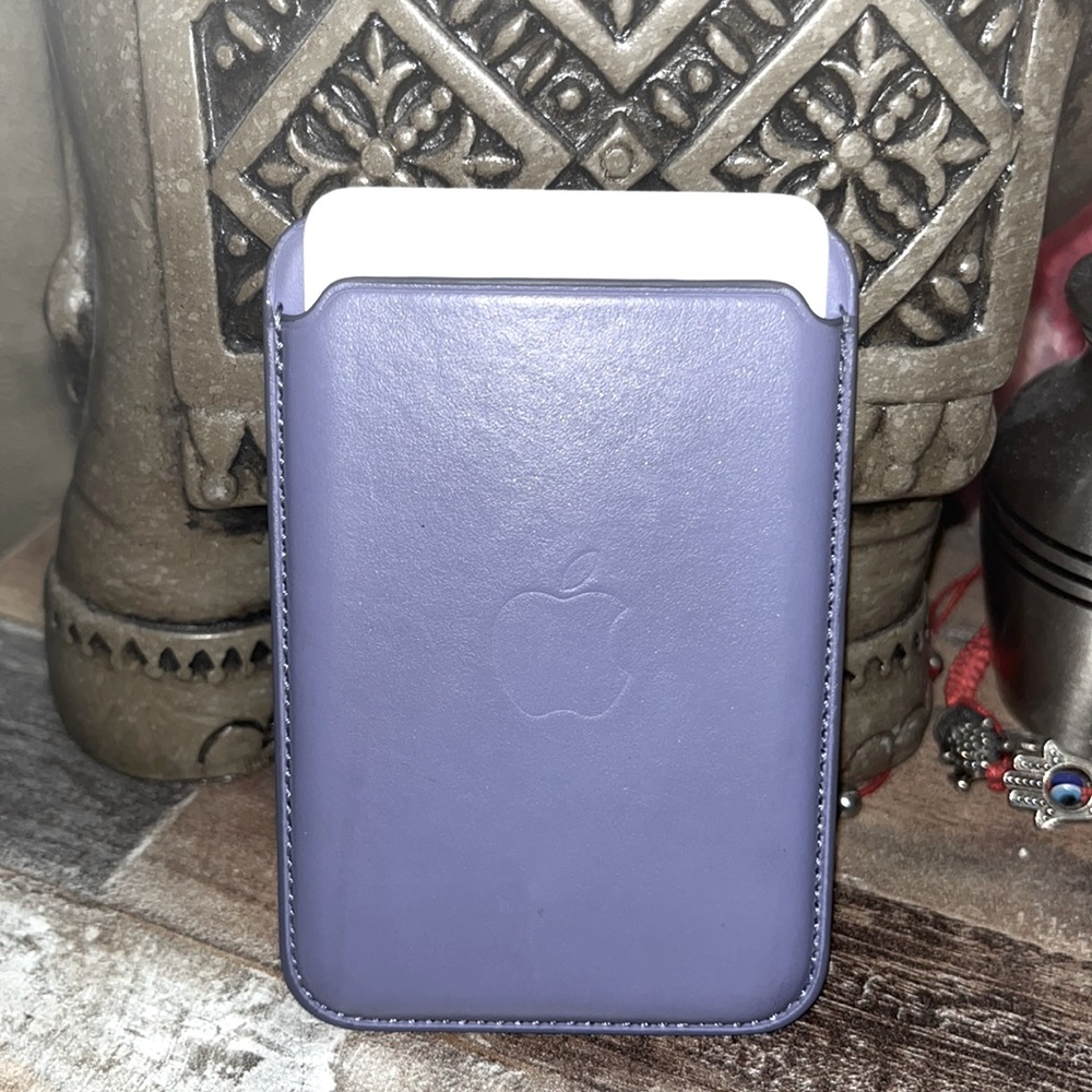 iPhone Leather Wallet with MagSafe